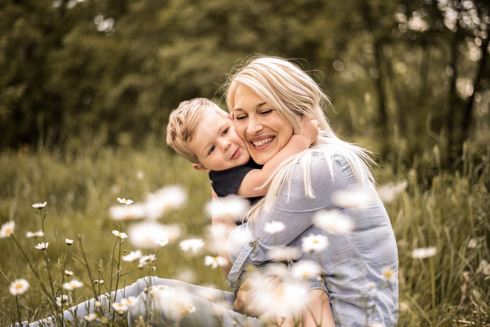 Read more about the article Mutter-Kind-Bindung: Die Grundlage für starke, glückliche Kinder
